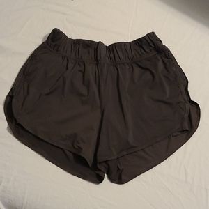 Lululemon strides ahead shorts